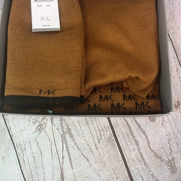 Michael Kors Hat and Scarf Set - Picture 3 of 3